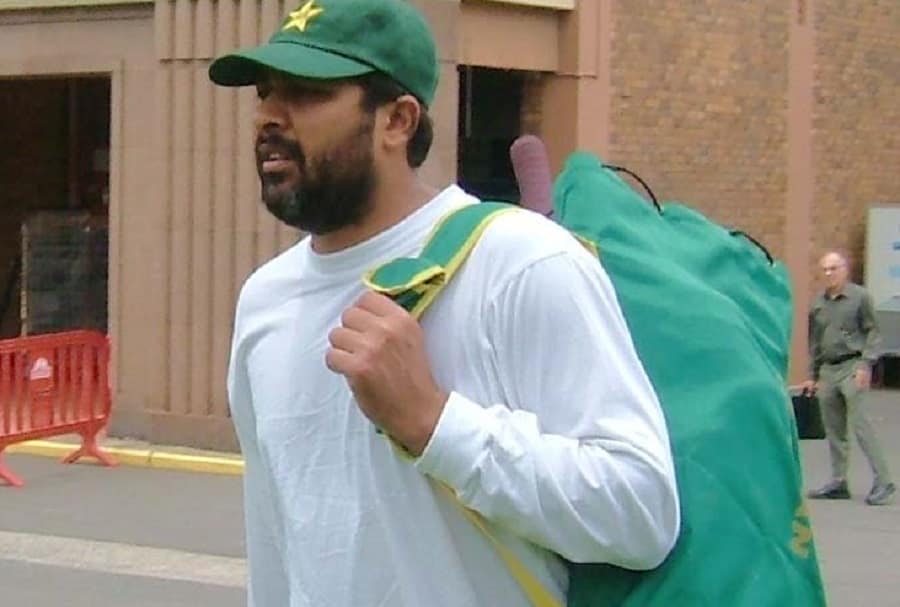 Inzamam-ul-Haq got involved in a feud with the spectators in Toronto.